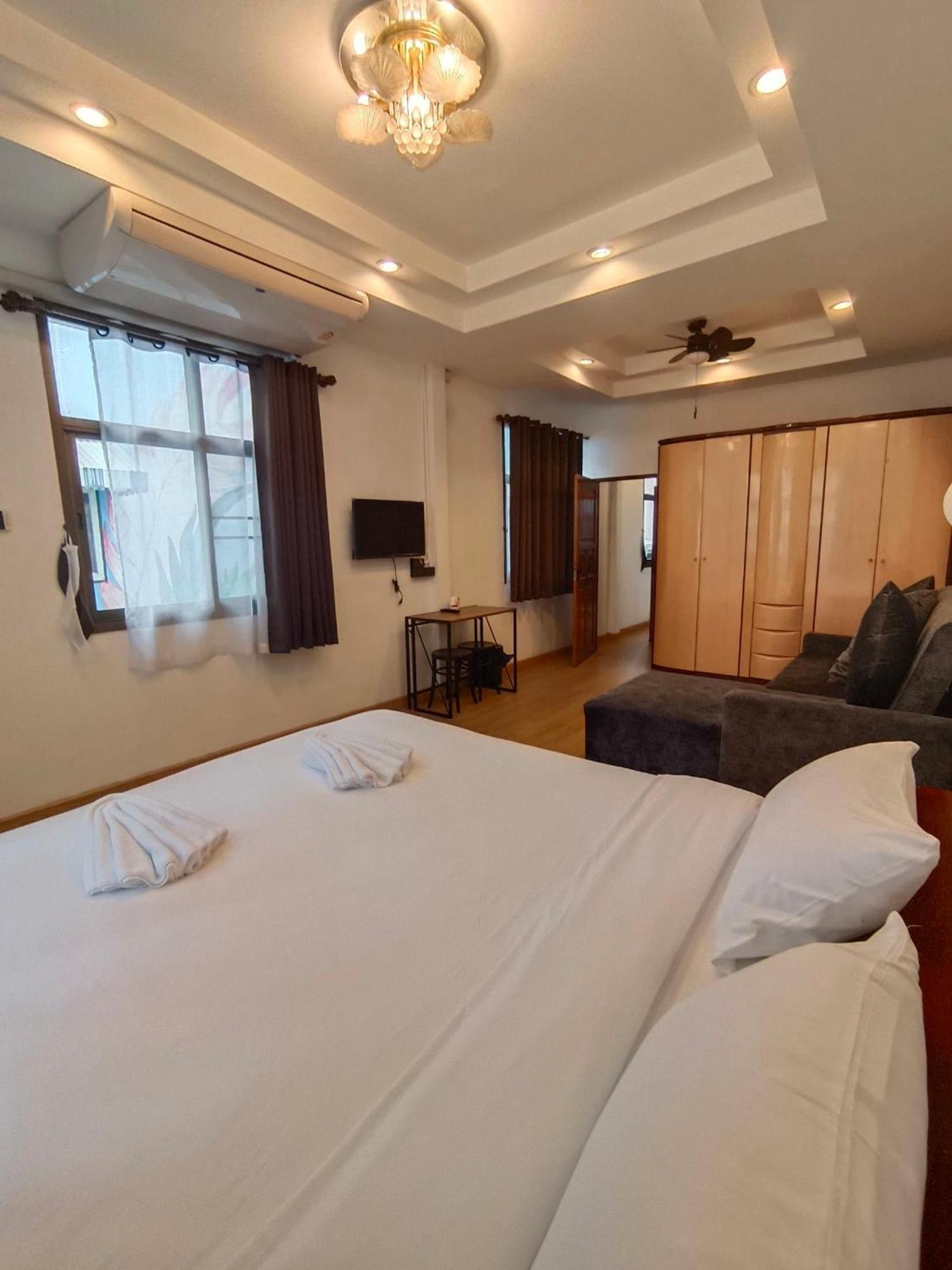 Penthouse Lamoon Hotel Bangkok Bagian luar foto